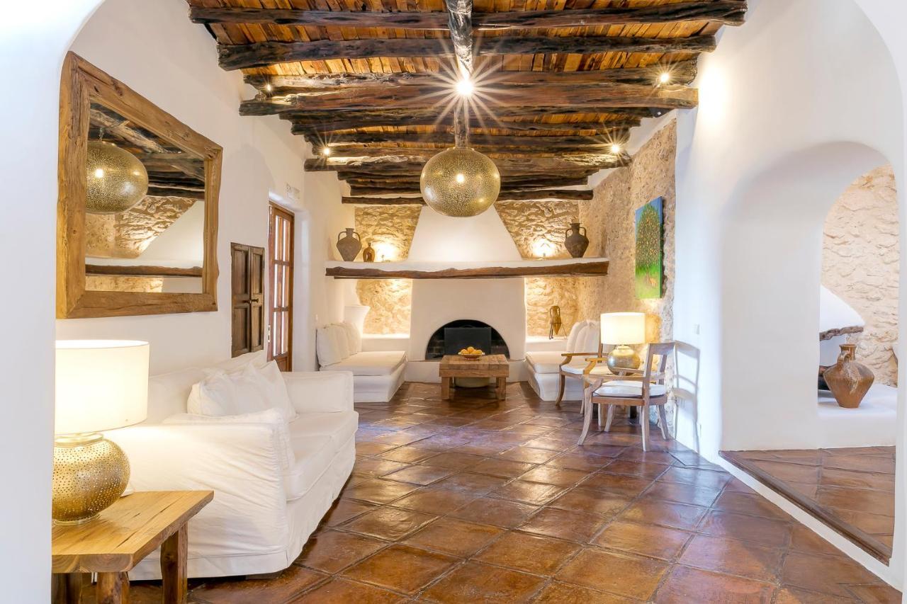 Agroturismo Atzaro Santa Eularia des Riu Bagian luar foto